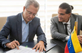 Julio Leon Heredia y Alex Saab firman convenio estratégico para la siembra de soya