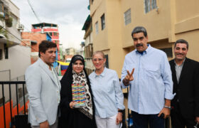 Presidente Maduro reconoce a Sahar Emami con el Premio Nacional de Periodismo Simón Bolívar