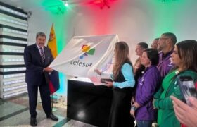 Presidente Maduro celebra 20 años de comunicación de TeleSUR