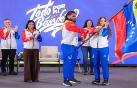Atletas venezolanos fueron abanderados para los Panamericanos Junior y Juegos Mundiales de Chengdú