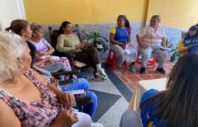 Mujeres de Turmero reciben terapia “Cafecito Legal” sobre violencia de género
