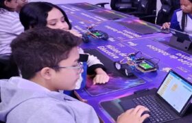 Estudiantes falconianos adquieren nuevas herramientas en robótica creativa