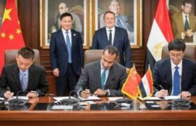 ¡Adiós al SWIFT! Bancos centrales de Egipto y China firmaron acuerdos para impulsar el uso del yuan en sus sistemas de pago