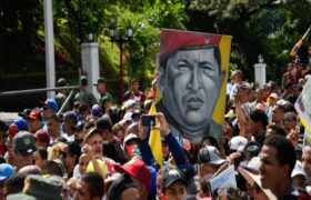 Marcha victoriosa por triunfo en elecciones municipales y en conmemoración del 71º natalicio del Comandante Hugo Chávez