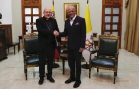Nuncio recibe carta presidencial dirigida al Papa para liberar a niños secuestrados en EEUU