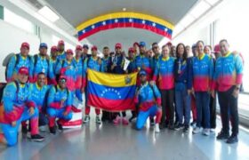 Selección nacional de sóftbol arriba a Venezuela tras ganar Copa Mundial