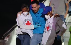 Cabello denuncia que jóvenes venezolanos rescatados llegaron heridos desde El Salvador
