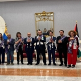 Venezuela-otorga-Orden-Andres-Bello-a-poetas-palestinos-que-alzan-la-voz-contra-el-genocidio (1)