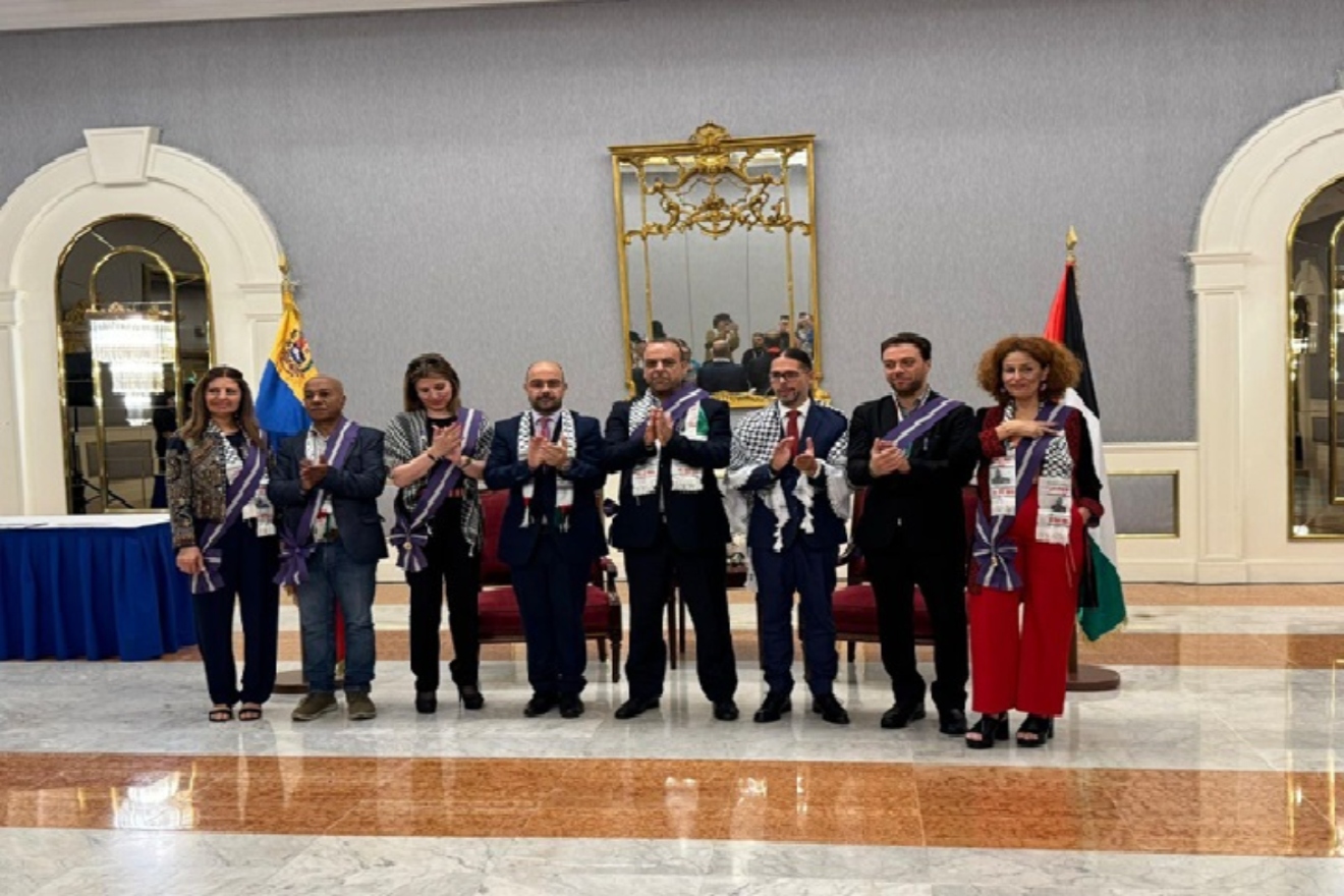 Venezuela-otorga-Orden-Andres-Bello-a-poetas-palestinos-que-alzan-la-voz-contra-el-genocidio (1)