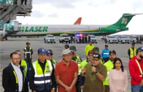 Llegan al país venezolanos secuestrados en El Salvador y rescatados por Maduro