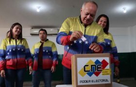 Diosdado Cabello destaca rapidez y calma en las elecciones del 27J