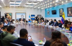 Presidente Maduro: Venezuela está dando saltos gigantescos hacia la nueva democracia