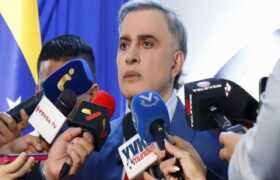 Fiscal Saab llama a juristas a condenar agresiones de Estados Unidos contra Venezuela