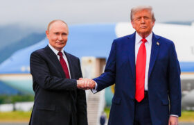Putin: «Hemos establecido contactos directos muy buenos con Trump»