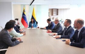 Venezuela y Colombia revisan agenda de cooperación energética