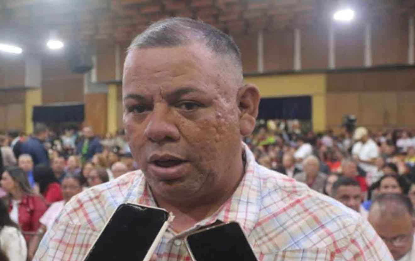 Diputado Mérida Julio Torres - 1
