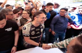 «Venezuela está preparada para hacerse respetar» afirmó Freddy Ñáñez en representación de los comunicadores nacionales