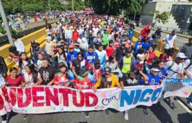 La juventud venezolana se moviliza en respaldo al presidente Maduro
