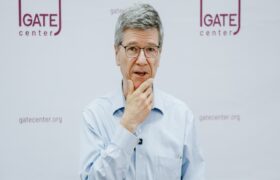 Jeffrey Sachs: «EEUU no debería decirle a la India con quién comerciar»