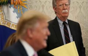 FBI registra residencia y oficina del exasesor John Bolton