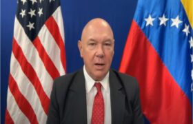 MCM solicitó al embajador de EEUU, John McNamara, sancionar a gobernador y alcaldes opositores