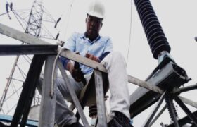 Optimizan sistema eléctrico en beneficio a más de 36 mil mirandinos