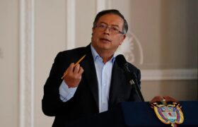 Petro solicita reunión de cancilleres y ministros ante amenaza injerencista de EEUU