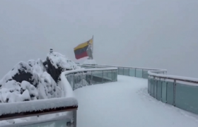 El Pico Espejo en Mérida está cubierto de nieve