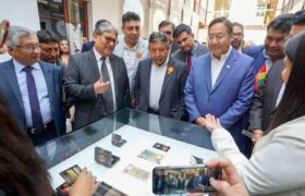Bolivia presentó billete y monedas conmemorativos del Bicentenario