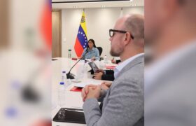 Ministra Delcy Rodríguez evalúa metas de producción de hidrocarburos