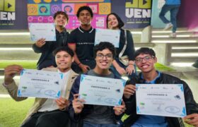 Mincyt entrega reconocimientos a jóvenes destacados del curso Robótica Educativa