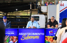 Presidente Maduro insta a una renovación de la Vinotinto tras derrota ante Colombia