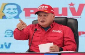 Cabello resalta la firmeza de Maduro y el compromiso del pueblo venezolano en defensa de la Patria