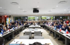 CELAC condena amenazas a Venezuela ante despliegue militar de EEUU en el Caribe