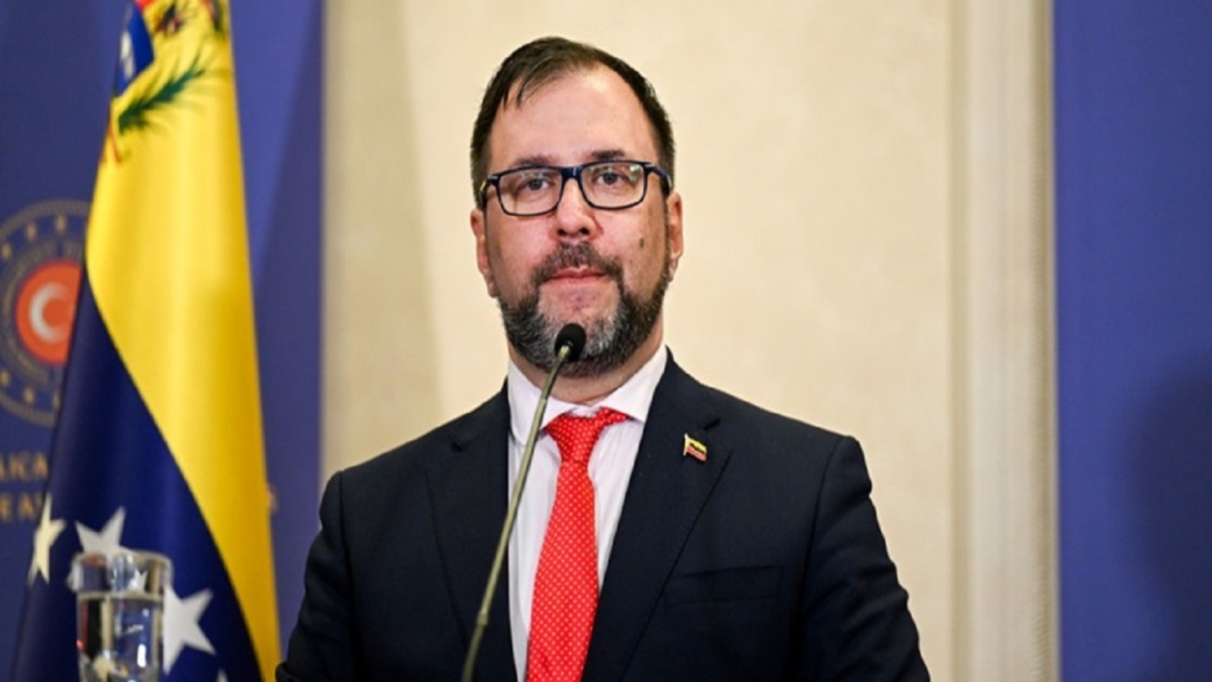 Canciller-Yvan-Gil