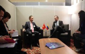 Cancilleres de Venezuela y Vietnam reafirman lazos de cooperación y hermandad en la ONU