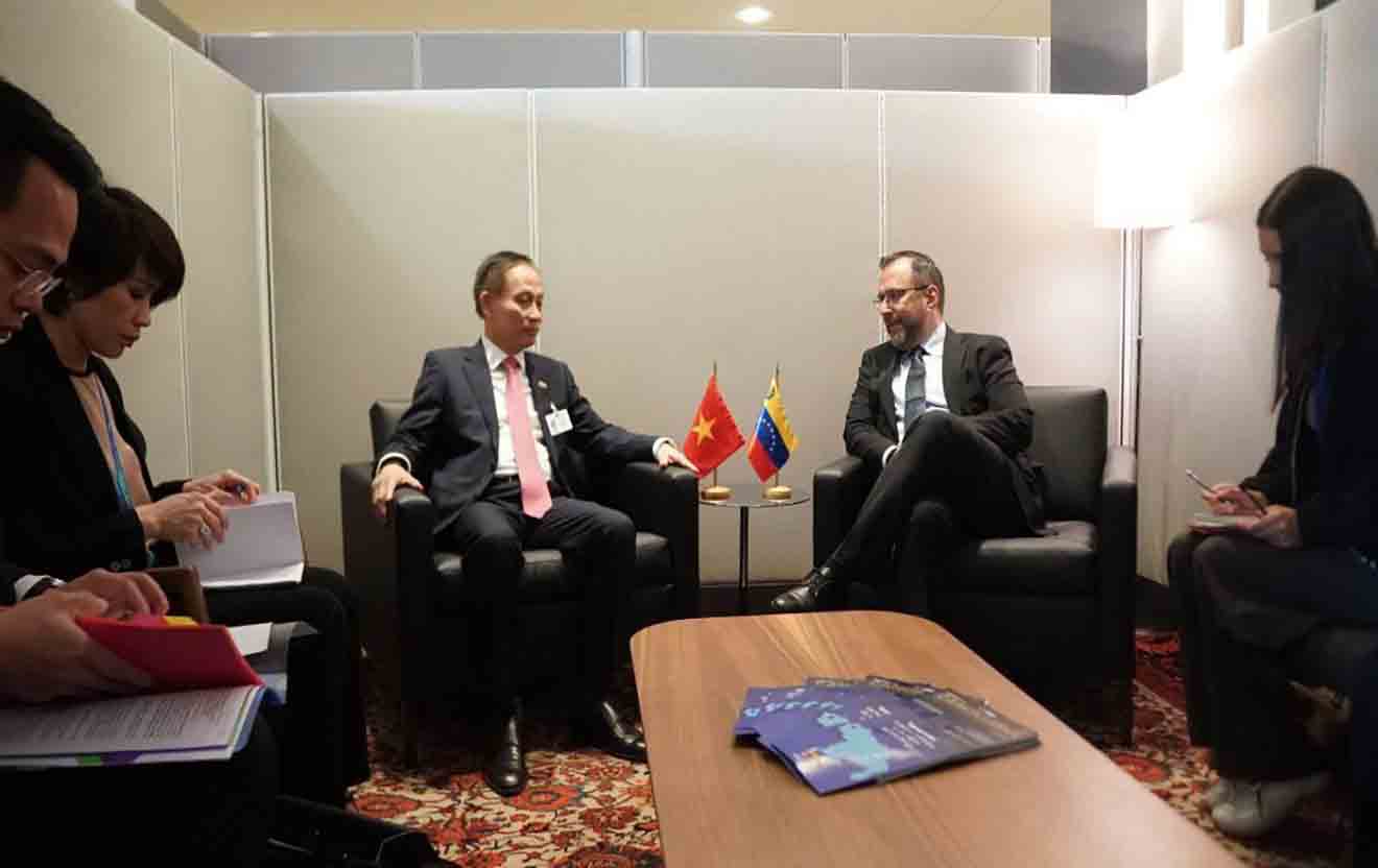 Cancilleres de Venezuela y Vietnam reafirman lazos de cooperación y hermandad en la ONU