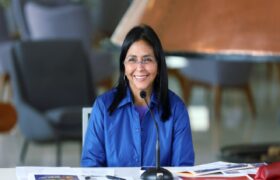Vicepresidenta Delcy Rodríguez supervisa avance del Plan de Rehabilitación de Escuelas