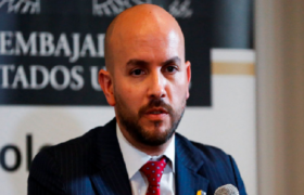 Exasesor de Biden revela fake news sobre buque en el Caribe