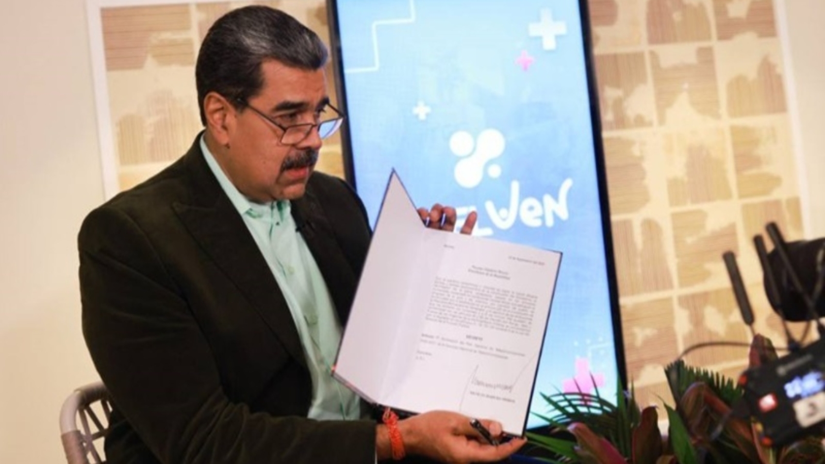 Maduro telecomunicaciones