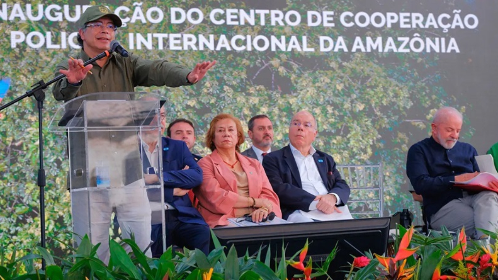 Petro-Manaos-invasion-eeuu