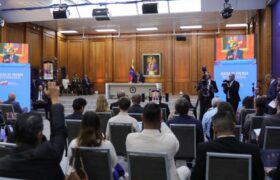 Jefe de Estado transmite la verdad de Venezuela en rueda de prensa internacional