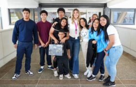 Cinco niños secuestrados por EE.UU. regresan junto a 186 migrantes al país
