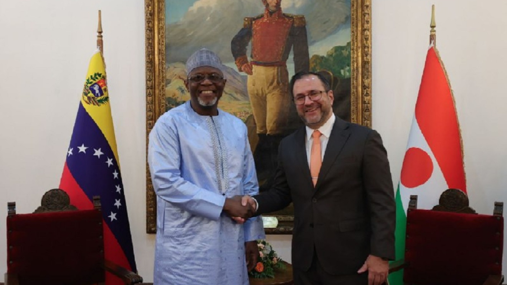Yván Gil y Yaou Sangaré Bakary