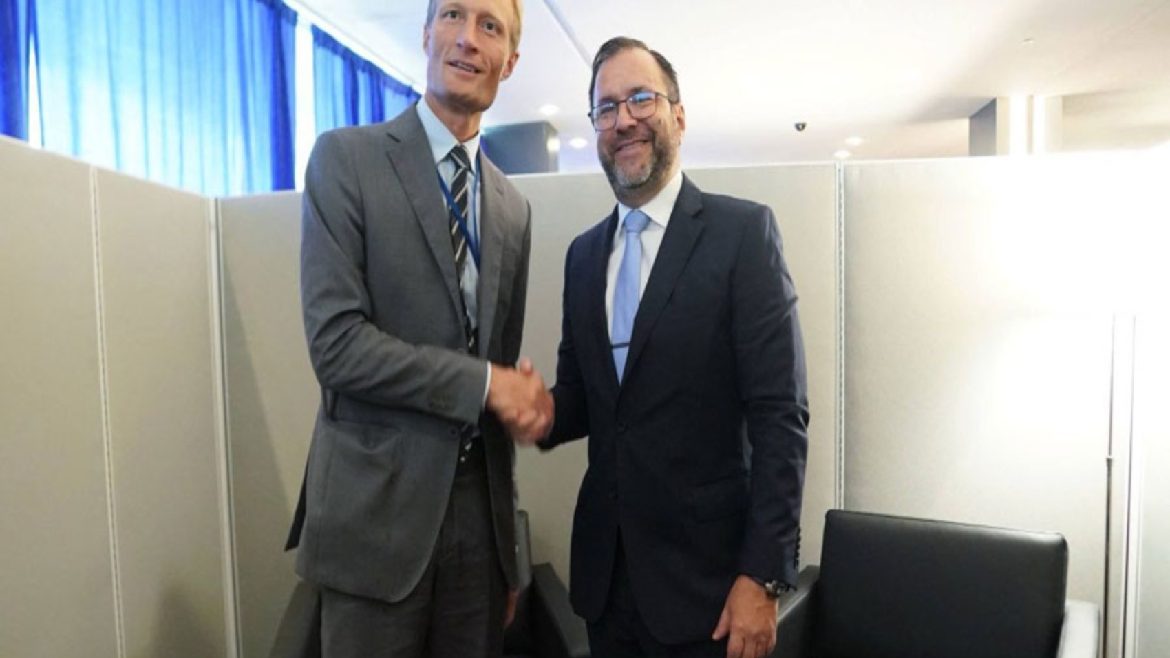 canciller-yvan-gil-y-el-director-ejecutivo-adjunto-del-programa-mundial-de-alimentos-carl-skau-48743