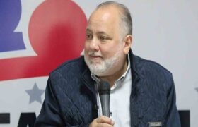 Defensoría promueve sociedad equitativa para personas con discapacidad auditiva