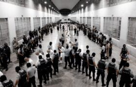 Corte de Apelaciones de EEUU impide a Trump deportar a supuestos «miembros» de la banda Tren de Aragua