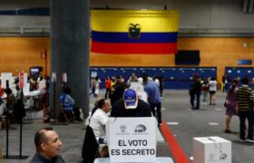 Ecuador decidirá en las urnas si se elimina la prohibición de instalar bases militares extranjeras en su territorio