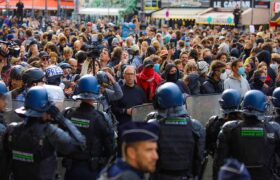 Francia vive protestas masivas bajo el lema “Bloqueemos todo”