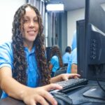 Incorporarán clases de Inteligencia Artificial a escuelas y liceos del país